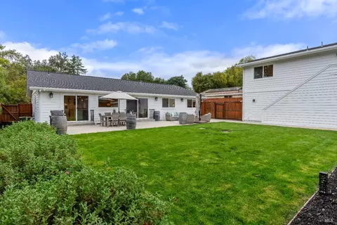 Exterior - 1044 4th Ave, Napa, CA 94559 photo 15 of 24