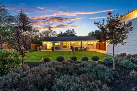Exterior - 1044 4th Ave, Napa, CA 94559 photo 16 of 24