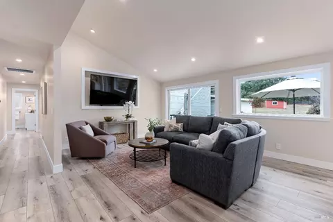 Living - 1044 4th Ave, Napa, CA 94559 photo 2 of 5