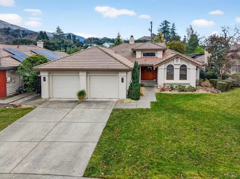 416 Troon Dr, Napa, CA 94558