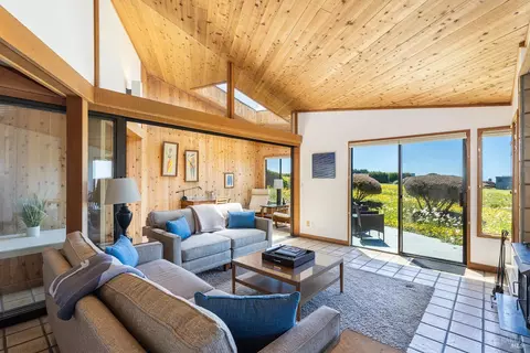 Living - 172 Condor Ct, Bodega Bay, CA 94923 photo 2 of 6