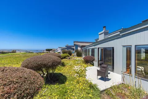 Exterior - 172 Condor Ct, Bodega Bay, CA 94923 photo 6 of 17