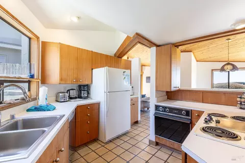 Kitchen - 172 Condor Ct, Bodega Bay, CA 94923 photo 3 of 4
