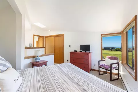 Bedroom - 172 Condor Ct, Bodega Bay, CA 94923 photo 1 of 6