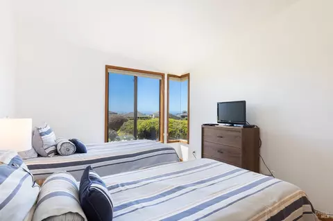 Bedroom - 172 Condor Ct, Bodega Bay, CA 94923 photo 5 of 6