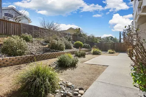 Exterior - 517 Britannia Dr, Vallejo, CA 94591 photo 6 of 9