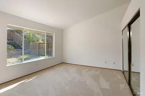 Bedroom - 517 Britannia Dr, Vallejo, CA 94591 photo 3 of 4