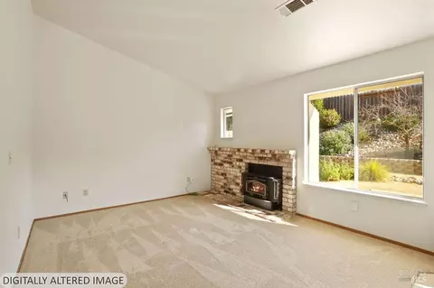 Living - 517 Britannia Dr, Vallejo, CA 94591 photo 8 of 9