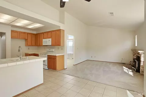 Living - 517 Britannia Dr, Vallejo, CA 94591 photo 9 of 9