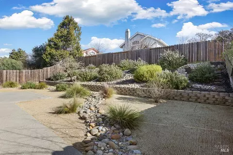 Exterior - 517 Britannia Dr, Vallejo, CA 94591 photo 3 of 9