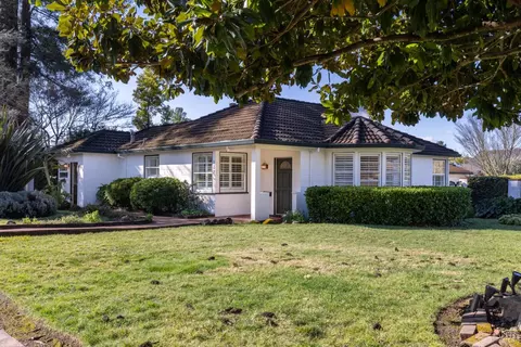 137 Acacia Ave, Napa, CA 94558