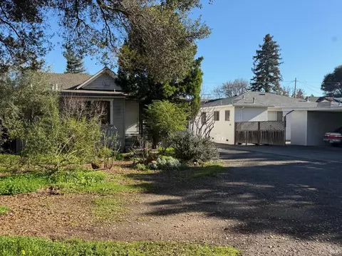 Exterior - 618-620 E St, Petaluma, CA 94952 photo 4 of 5