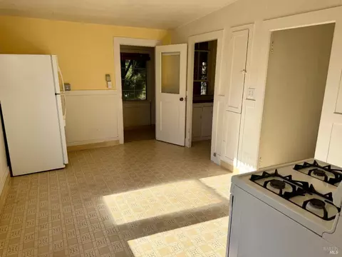 Kitchen - 618-620 E St, Petaluma, CA 94952 photo 1 of 3