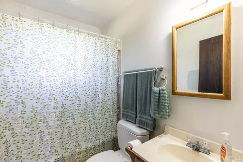 Bath - 1220 Sperring Rd, Sonoma, CA 95476 photo 1 of 2