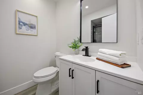 Bath - 450 Nut Tree Rd, Vacaville, CA 95687 photo 1 of 4