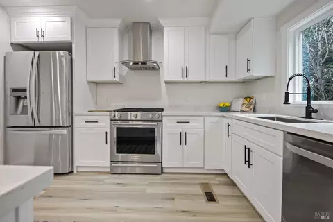 Kitchen - 450 Nut Tree Rd, Vacaville, CA 95687 photo 2 of 2