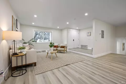 Living - 450 Nut Tree Rd, Vacaville, CA 95687 photo 2 of 3