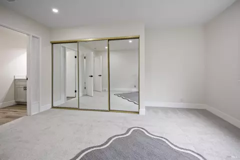 Bedroom - 450 Nut Tree Rd, Vacaville, CA 95687 photo 2 of 4