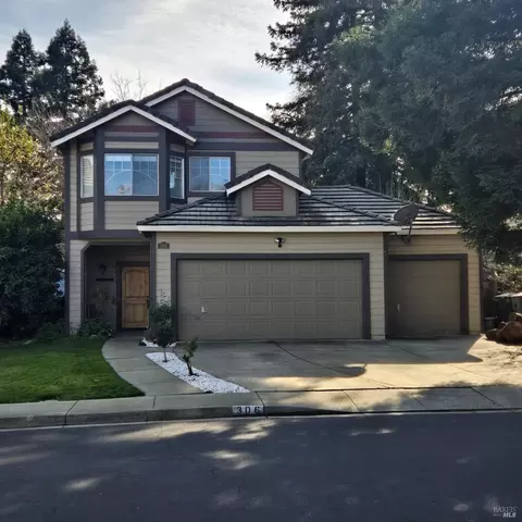 306 Oak Valley Dr, Vacaville, CA 95687