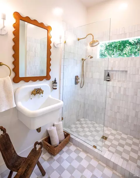 Bath - 1801 Hwy 128, Philo, CA 95466 photo 4 of 8