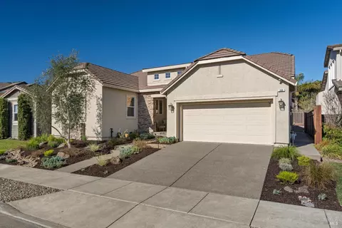 Exterior - 280 Decanter Cir, Windsor, CA 95492 photo 2 of 6