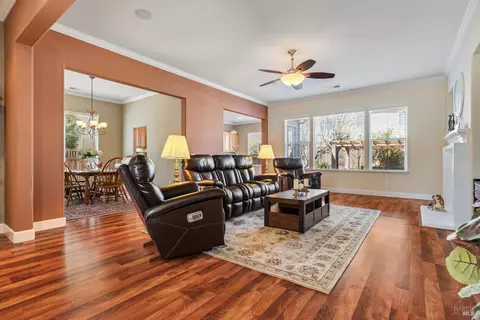Living - 280 Decanter Cir, Windsor, CA 95492 photo 1 of 2