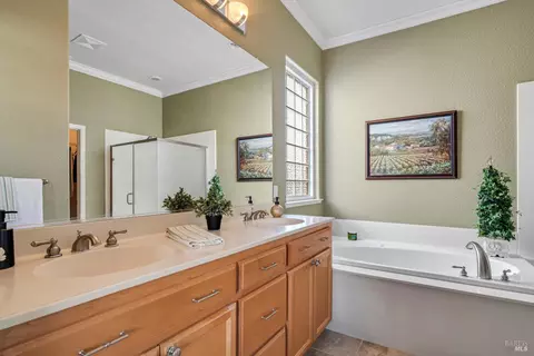 Bath - 280 Decanter Cir, Windsor, CA 95492 photo 1 of 2