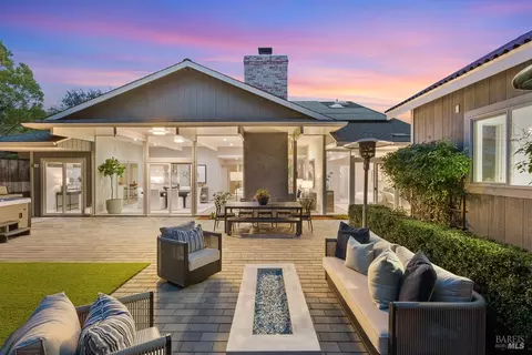 829 Del Ganado Rd, San Rafael, CA 94903