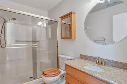Bath - 103 Stageline Ct, Vallejo, CA 94591 photo 2 of 2