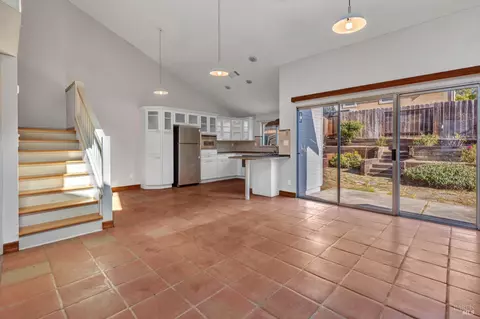 Living - 103 Stageline Ct, Vallejo, CA 94591 photo 3 of 3