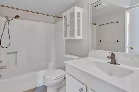 Bath - 103 Stageline Ct, Vallejo, CA 94591 photo 1 of 2