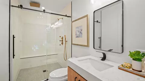 Bath - 580 Ralston Ave, Mill Valley, CA 94941 photo 4 of 6
