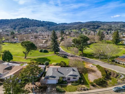 8891 Oakmont Dr, Santa Rosa, CA 95409