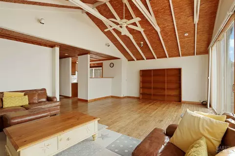 Living - 34 Sandy Beach Rd, Vallejo, CA 94590 photo 4 of 8