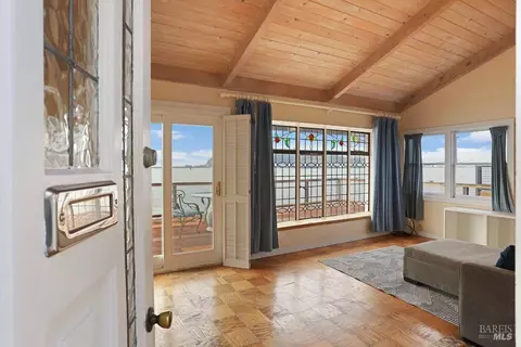 Entry Way - 34 Sandy Beach Rd, Vallejo, CA 94590 photo 4 of 4