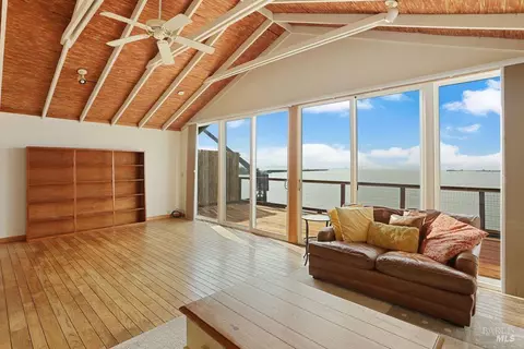 Living - 34 Sandy Beach Rd, Vallejo, CA 94590 photo 3 of 8