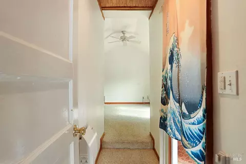Entry Way - 34 Sandy Beach Rd, Vallejo, CA 94590 photo 3 of 4
