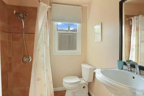 Bath - 34 Sandy Beach Rd, Vallejo, CA 94590 photo 2 of 3