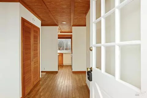 Entry Way - 34 Sandy Beach Rd, Vallejo, CA 94590 photo 1 of 4