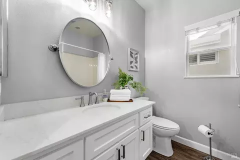 Bath - 149 Currant Ln, Vacaville, CA 95687 photo 3 of 4
