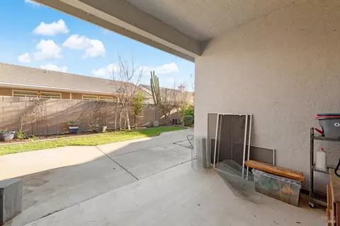 Exterior - 149 Currant Ln, Vacaville, CA 95687 photo 10 of 16