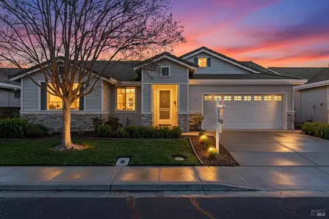Exterior - 149 Currant Ln, Vacaville, CA 95687 photo 12 of 16