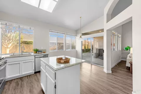 Kitchen - 149 Currant Ln, Vacaville, CA 95687 photo 6 of 6