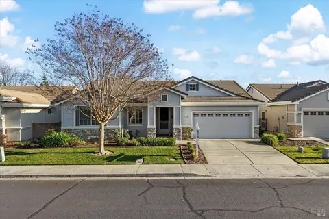 Exterior - 149 Currant Ln, Vacaville, CA 95687 photo 11 of 16