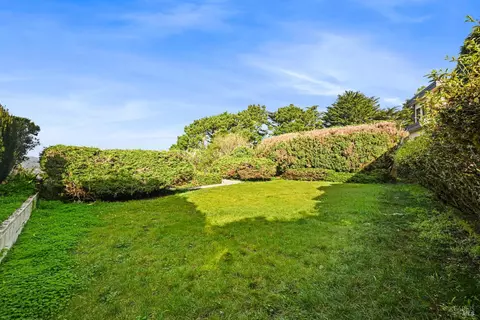 Exterior - 102 Cloud View Rd, Sausalito, CA 94965 photo 15 of 21