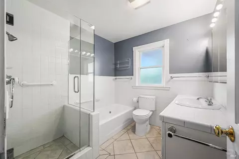 Bath - 102 Cloud View Rd, Sausalito, CA 94965 photo 1 of 2