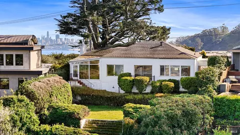 102 Cloud View Rd, Sausalito, CA 94965