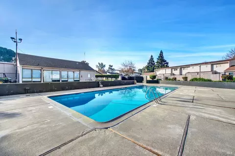 Exterior - 175 Del Sur Ct, Fairfield, CA 94533 photo 15 of 18