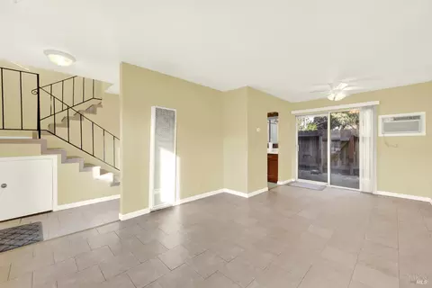 Living - 175 Del Sur Ct, Fairfield, CA 94533 photo 5 of 8
