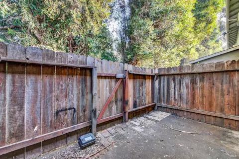 Exterior - 175 Del Sur Ct, Fairfield, CA 94533 photo 1 of 18